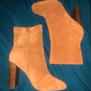 Sole Society Size 9 Suede boots
